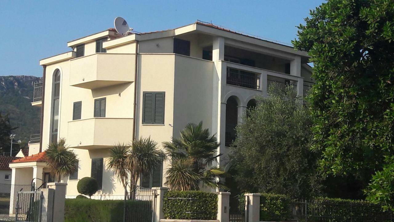 Apartmani Vitturi Kaštela Exterior foto